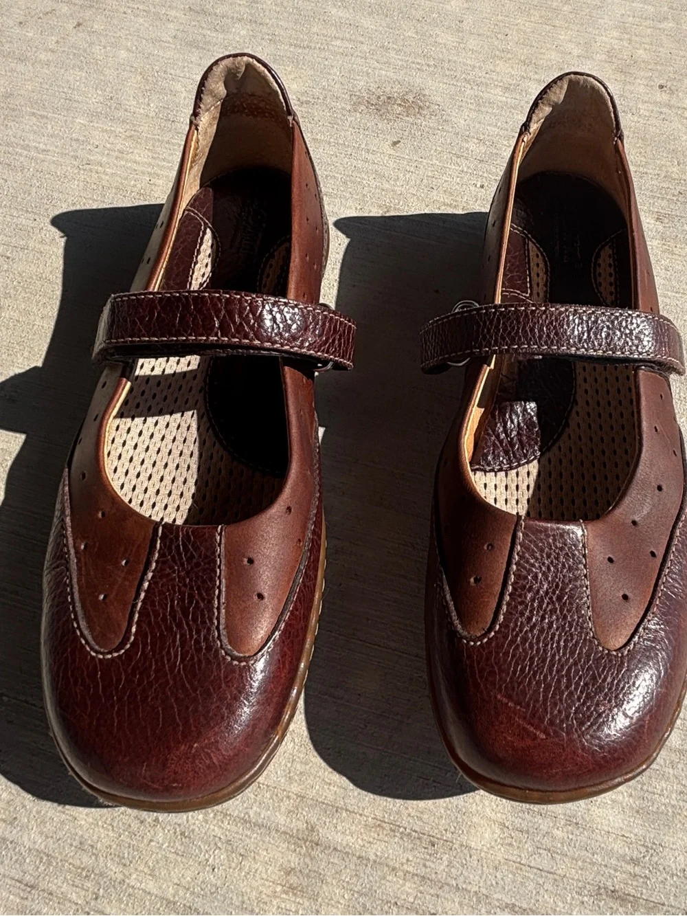Born Women's Brown Leather Mary Jane Flats